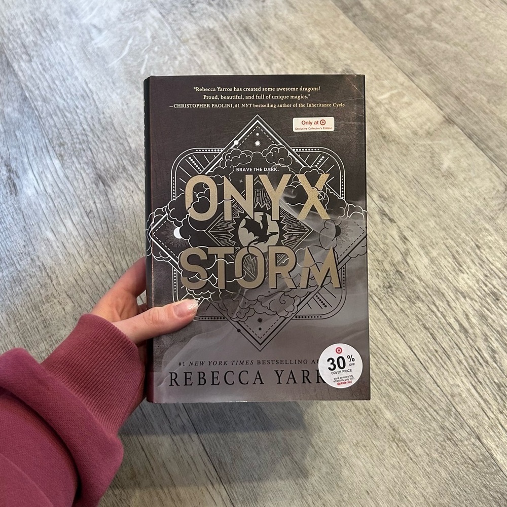 Onyx Storm - Target Exclusive Edition - by Rebecca Yarros - Picture 2 of 5